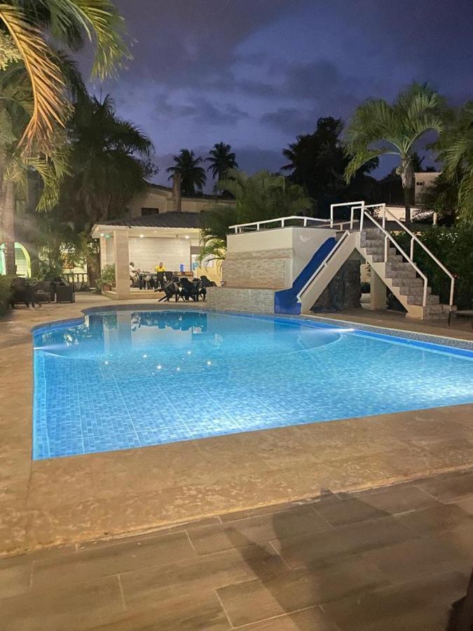 Hotel Cambri Нагуа Екстер'єр фото