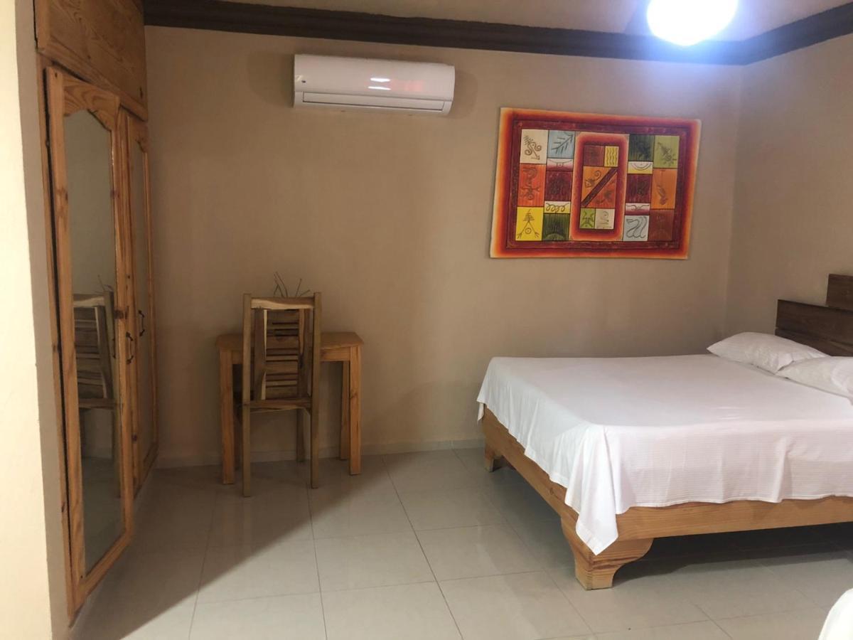 Hotel Cambri Нагуа Екстер'єр фото